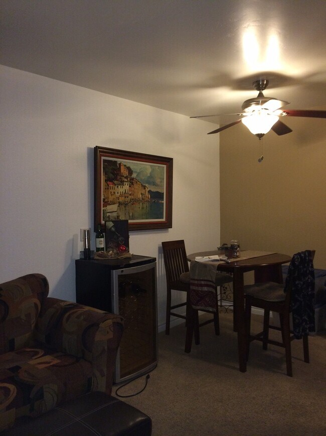 Building Photo - Upgraded 1 Bedroom, 1 Bath Condo in Point ...