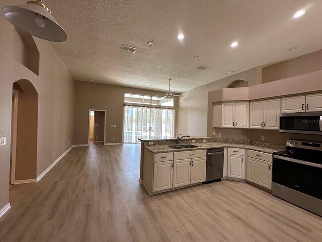 Building Photo - 13813 Bluewater Cir