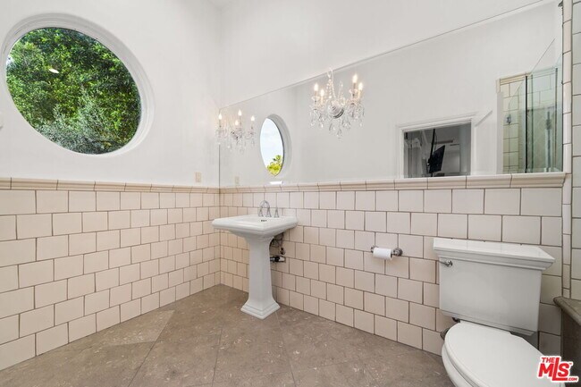 Building Photo - 4923 Amigo Ave