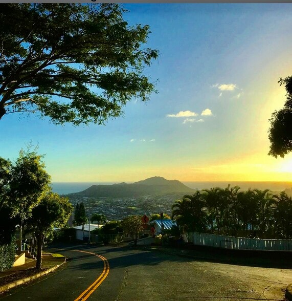 great view of Diamond Head every day - 2158 Halekoa Dr
