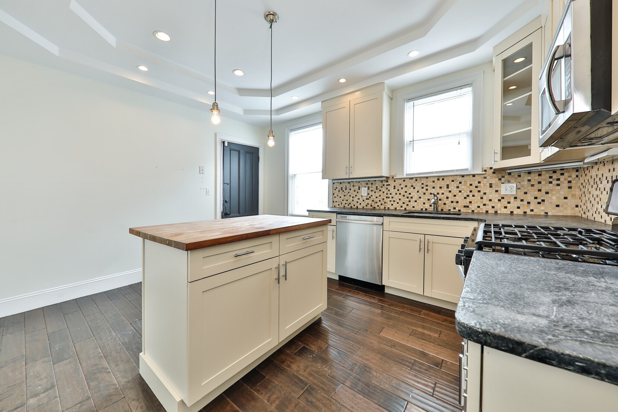 Building Photo - 9 Bellflower St