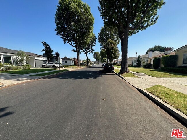 Building Photo - 3791 Olmsted Ave