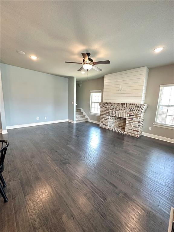 Building Photo - "Charming Fayetteville Home: 3 Bed, 3 Bath, 1709 Sq Ft with Granite & Hardwood Elegance!"