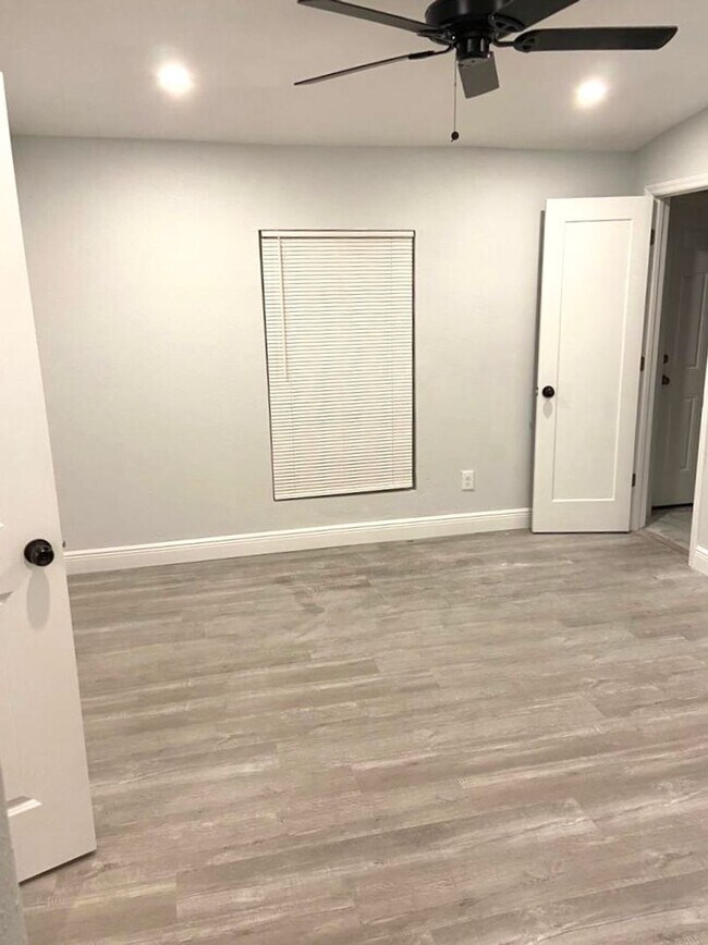 Building Photo - 4207 N 13th St