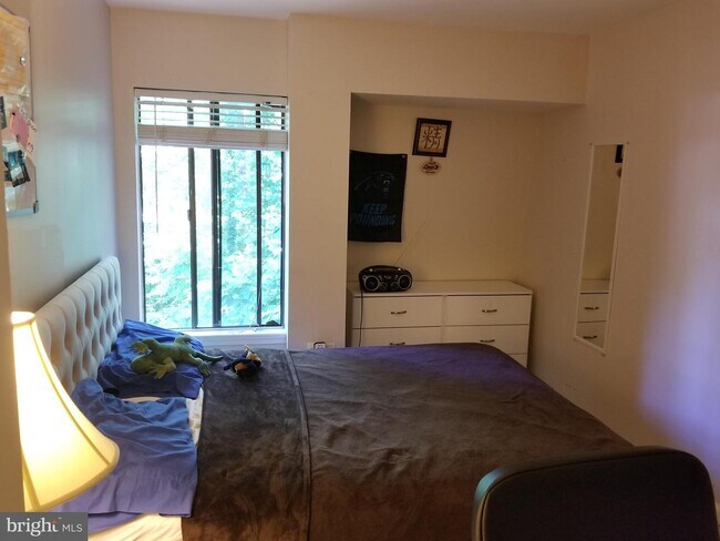 Building Photo - 8044 Inverness Ridge Rd