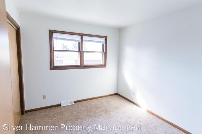 Building Photo - 3 br, 2 bath House - 815 N Elmer St.