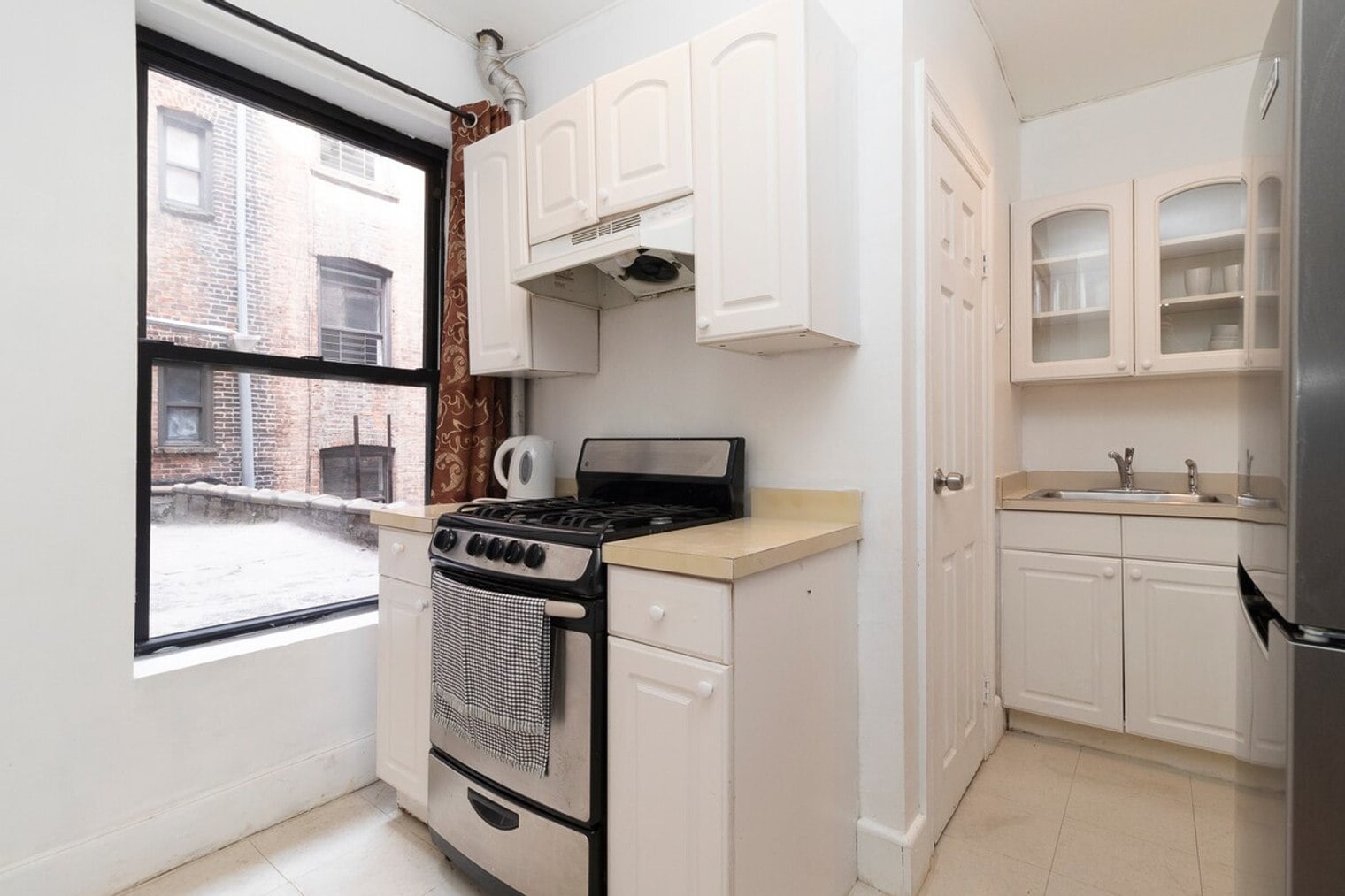 Building Photo - 345 E 94th St