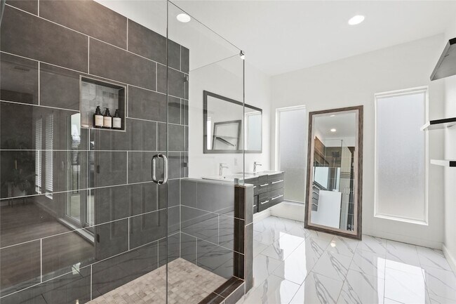 Building Photo - 1908 Gallagher St