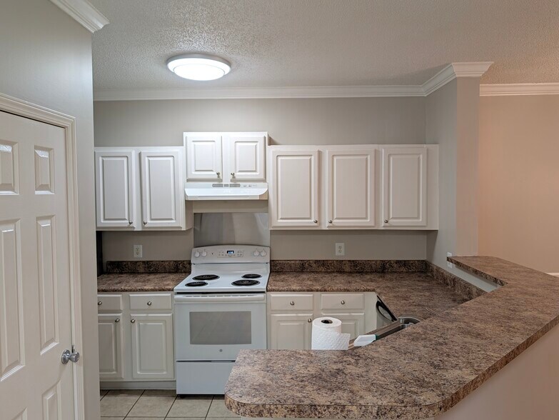 Building Photo - 5106 Walden Park Dr