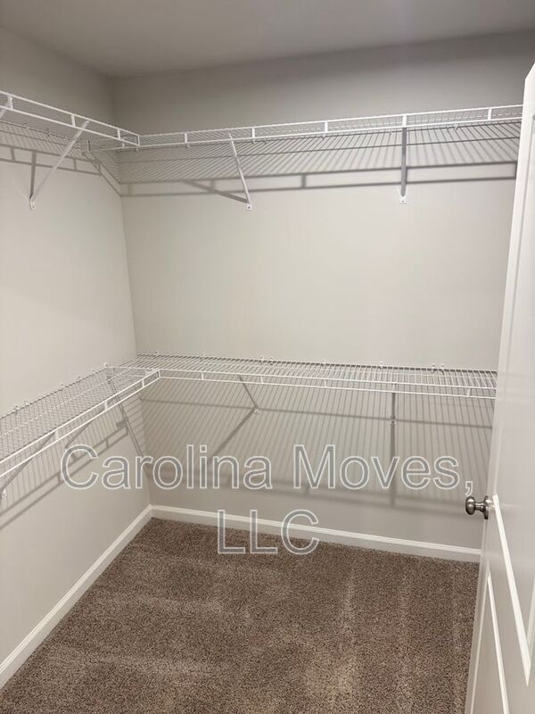 Building Photo - 527 Winding Meadow Ln