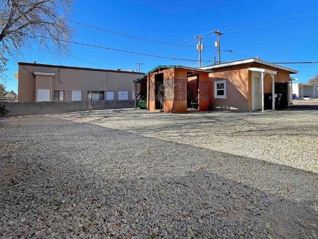 Building Photo - 738 Columbia St