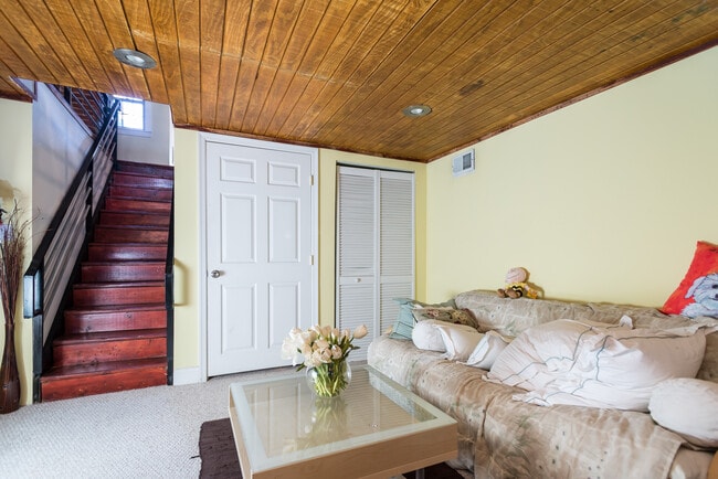 Building Photo - 444 E Fort Ave