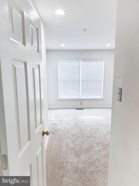 Building Photo - 5211 Duke Ct