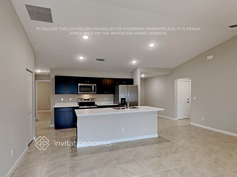 Building Photo - 1026 SW Colorado Ave