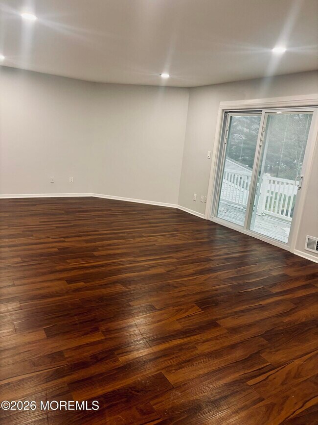 Building Photo - 1 Upperbrook Ct