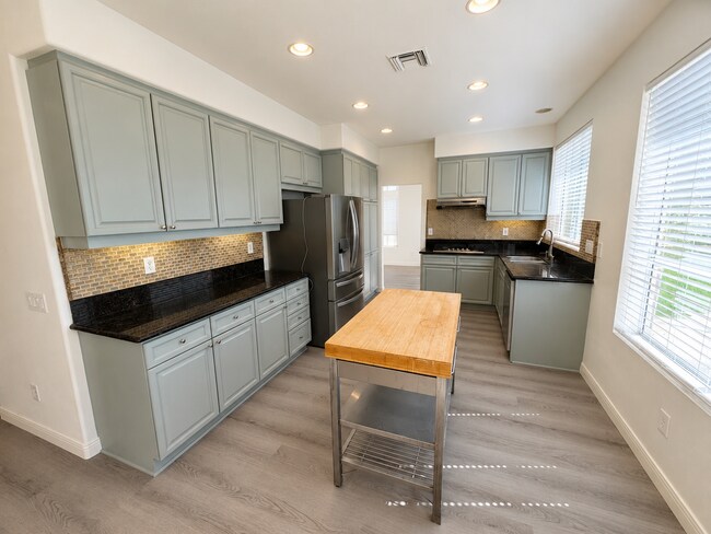 Building Photo - 5178 Corte Vistora