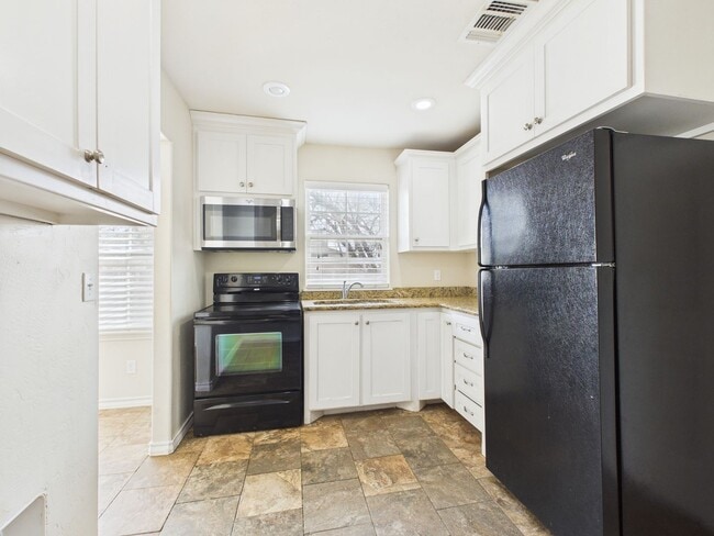 Building Photo - 3501 S Van Buren St