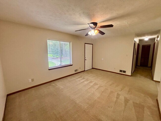 Building Photo - 358 Bradley Woods Ct NW