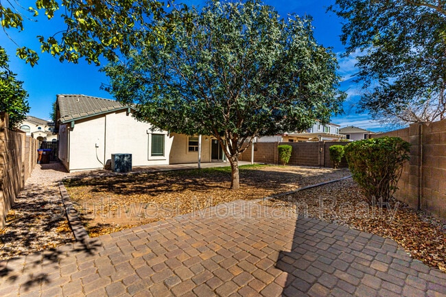 Building Photo - 38426 N Beverly Ave