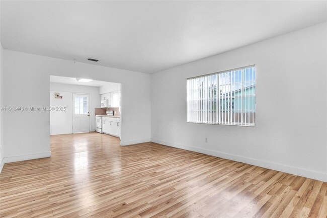 Building Photo - 3840 SW 91 Ave