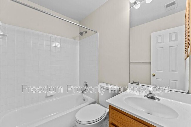 Building Photo - 8644 Sanderling Dr
