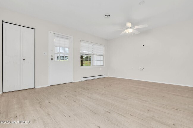 Building Photo - 15 Yorkshire Ct