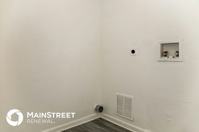 Building Photo - 212 Grant Dr