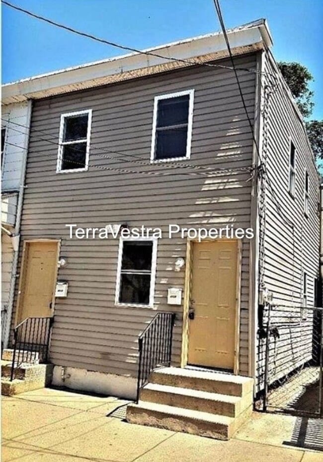 Building Photo - 411 Market St