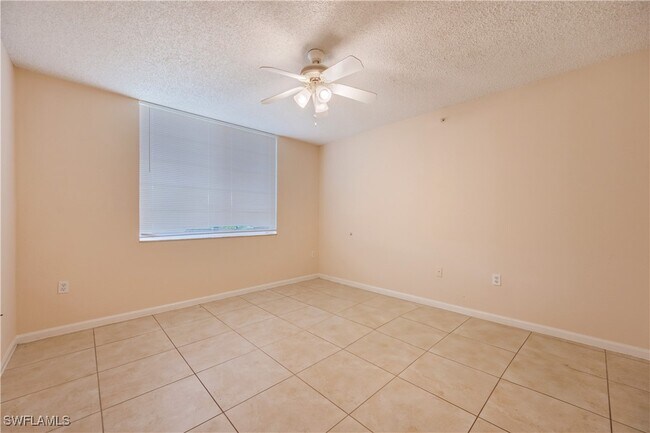 Building Photo - 1210 Wildwood Lakes Blvd