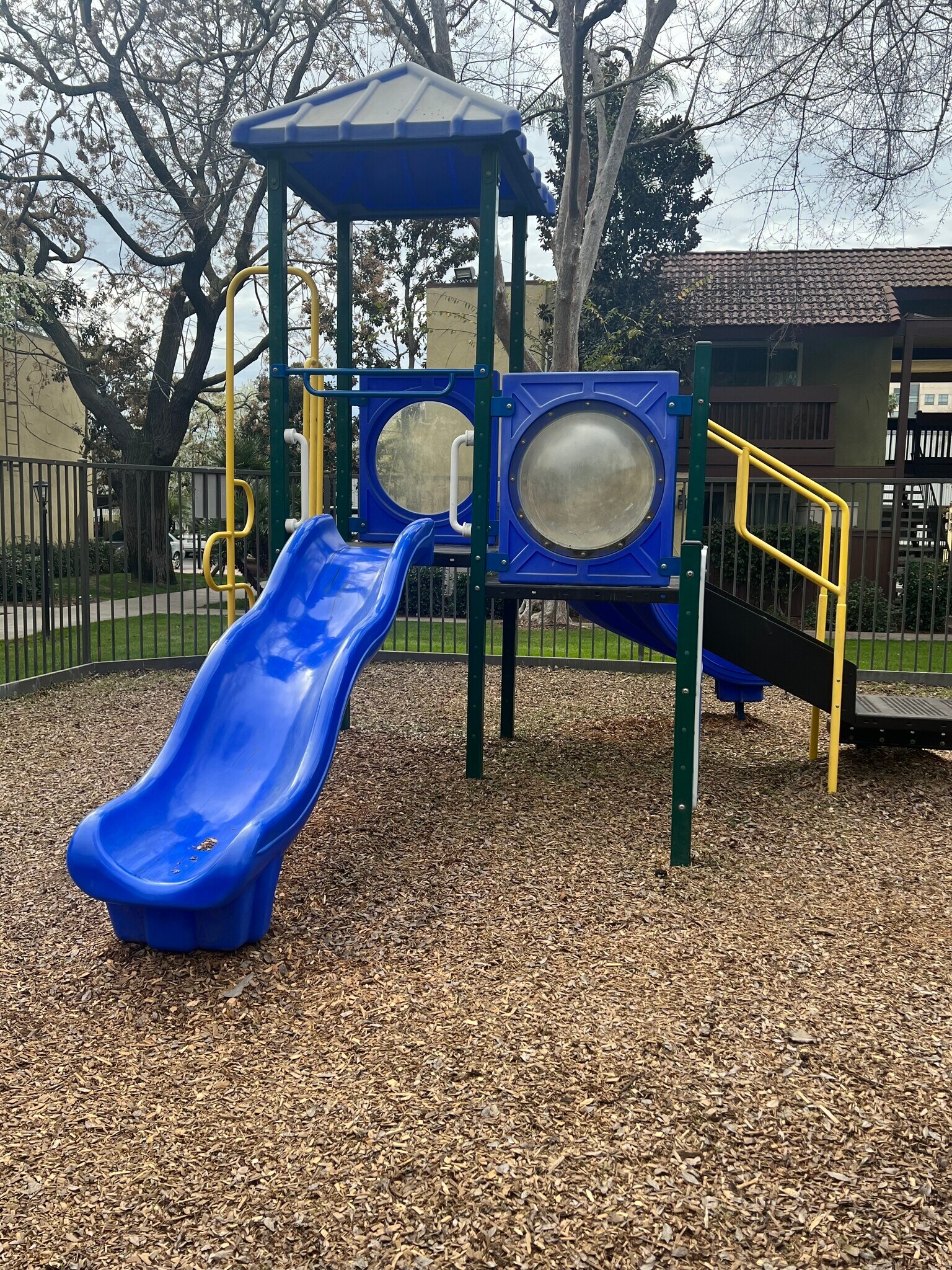 Building Photo - 2881 Huntington Blvd