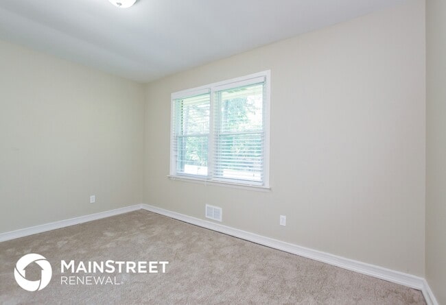 Building Photo - 418 Smyrna Powder Springs Rd SW