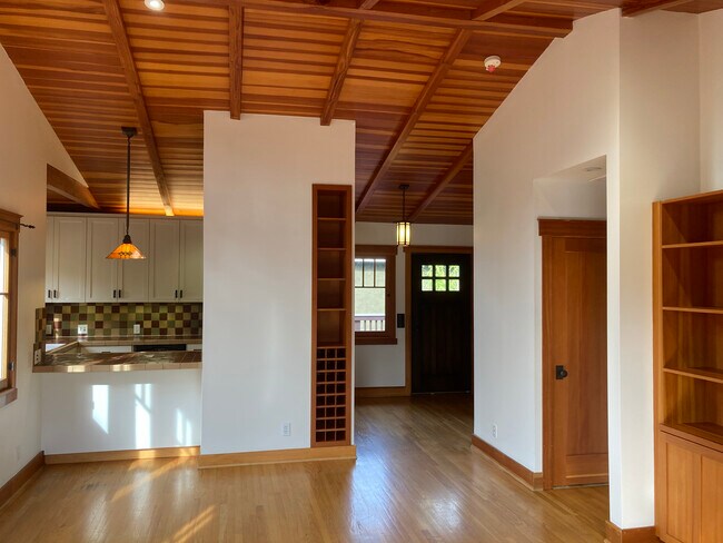Living Room. North facing - 1948 N Van Ness Ave