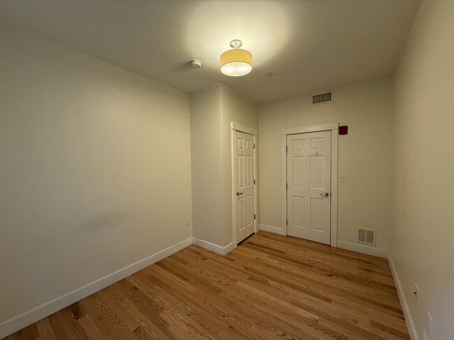 Building Photo - 367 Harvard St