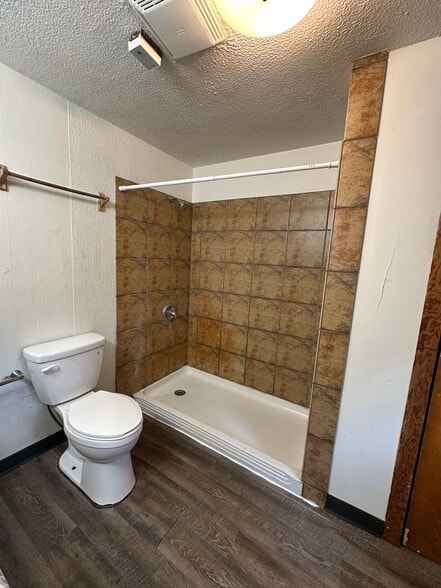 Building Photo - 528 Niagara St