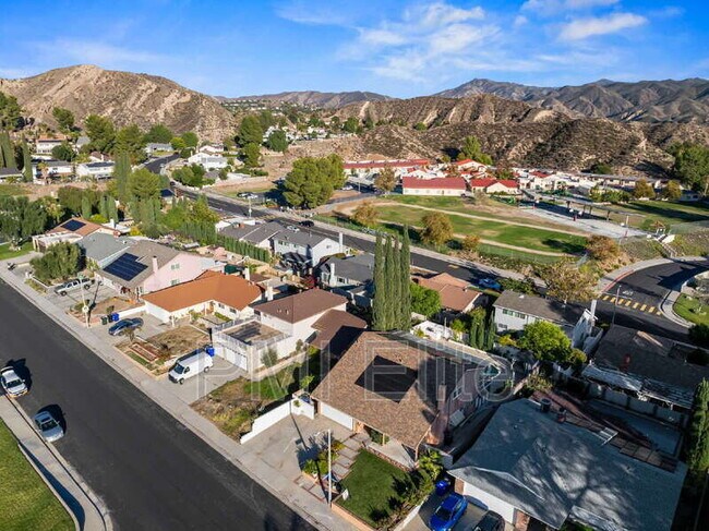 Building Photo - 29160 Flowerpark Dr