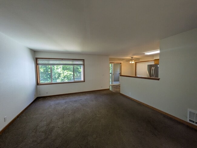 Building Photo - 2 Bedroom Condo in Cordata Neighborhood near WCC