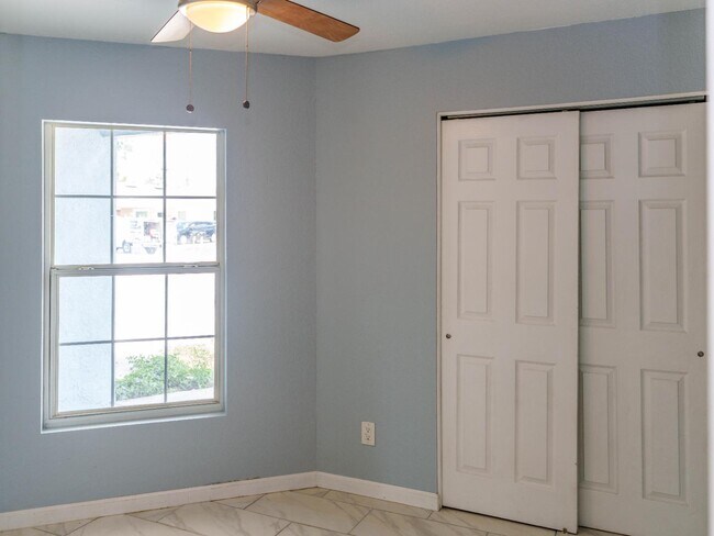 Building Photo - 133 W Park Ave