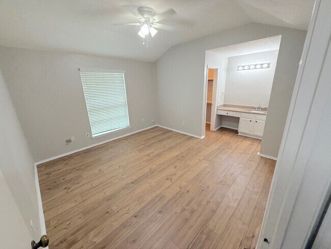 Building Photo - 13414 Wells River Dr