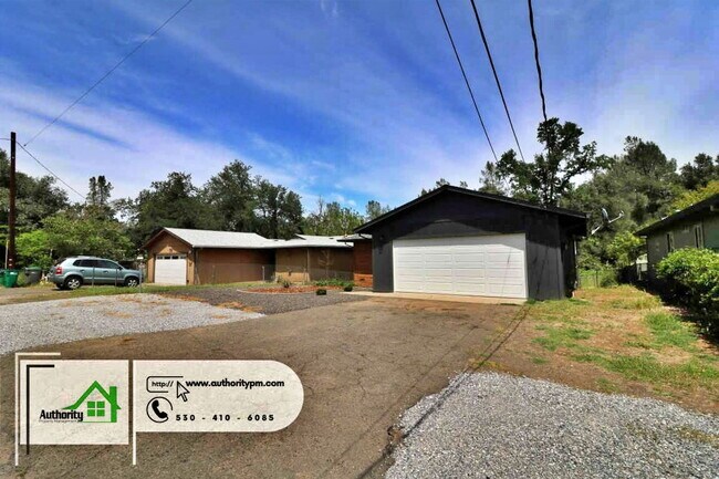 Building Photo - 1833 Oregon Ave