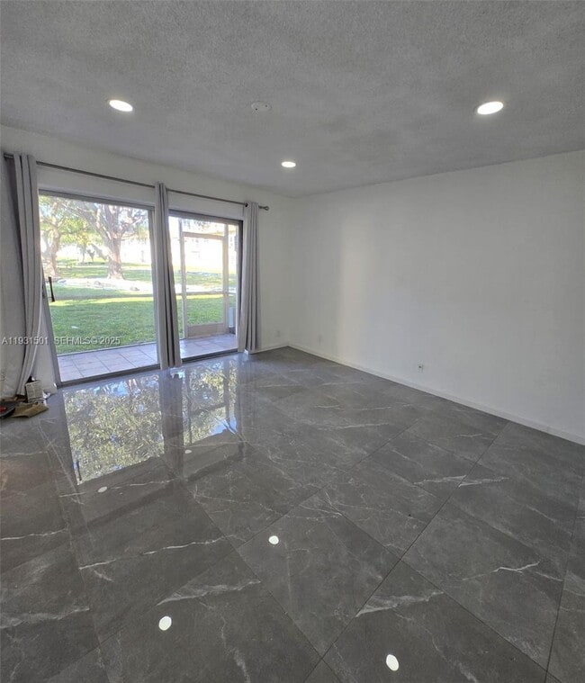 Building Photo - 5130 SW 40th Ave