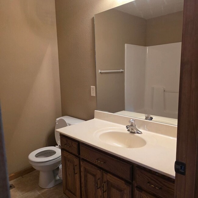 Building Photo - Charming 3-Bedroom Home in a Quiet Subdivi...
