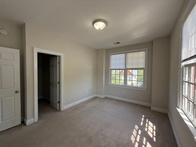 Building Photo - 1525 Old Trail Dr