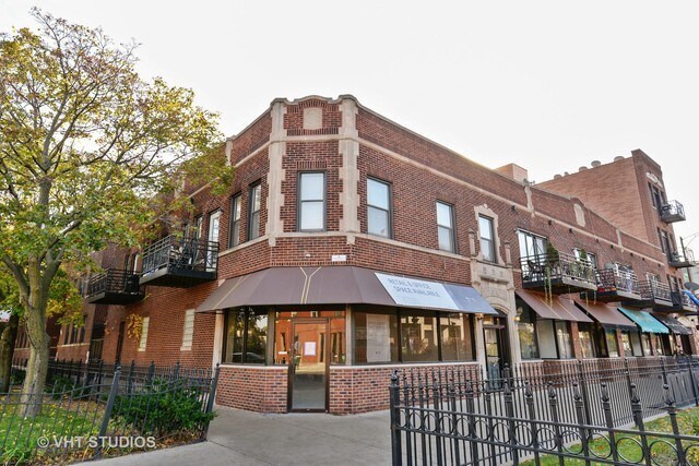 Primary Photo - 3765 N Racine Ave