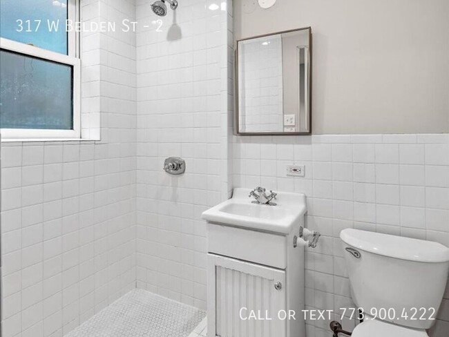 Building Photo - Lincoln Park Extra Large 3 bedroom 2 bath