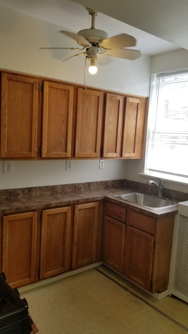 Building Photo - 5211 Glenloch St
