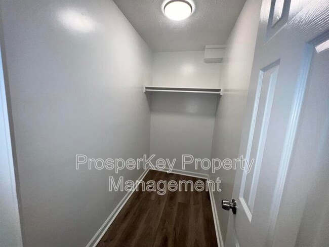 Building Photo - 6146 Hunter Ridge Cir