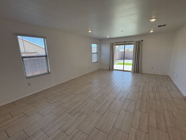 Building Photo - Beautiful Eastside Tucson  rental