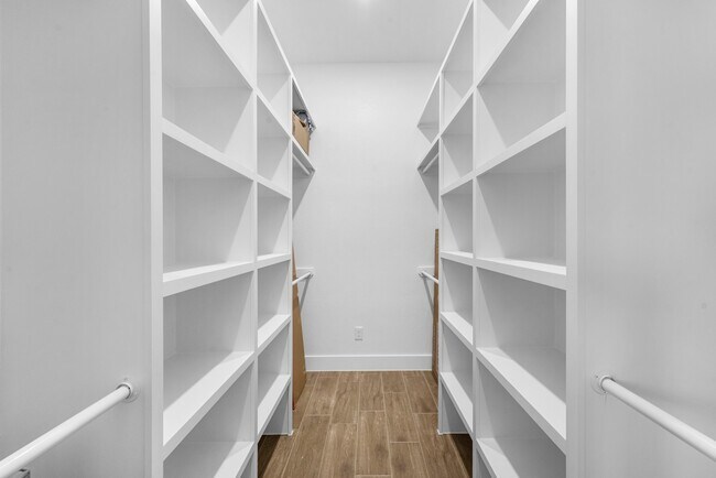 Building Photo - 510 Rd 5844