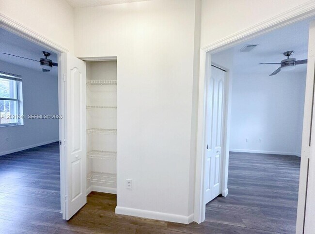 Building Photo - 202 Riverwalk Cir
