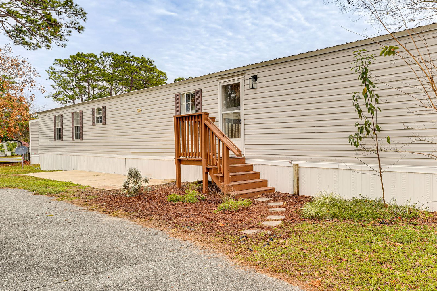 Building Photo - 7117 SW Archer Rd